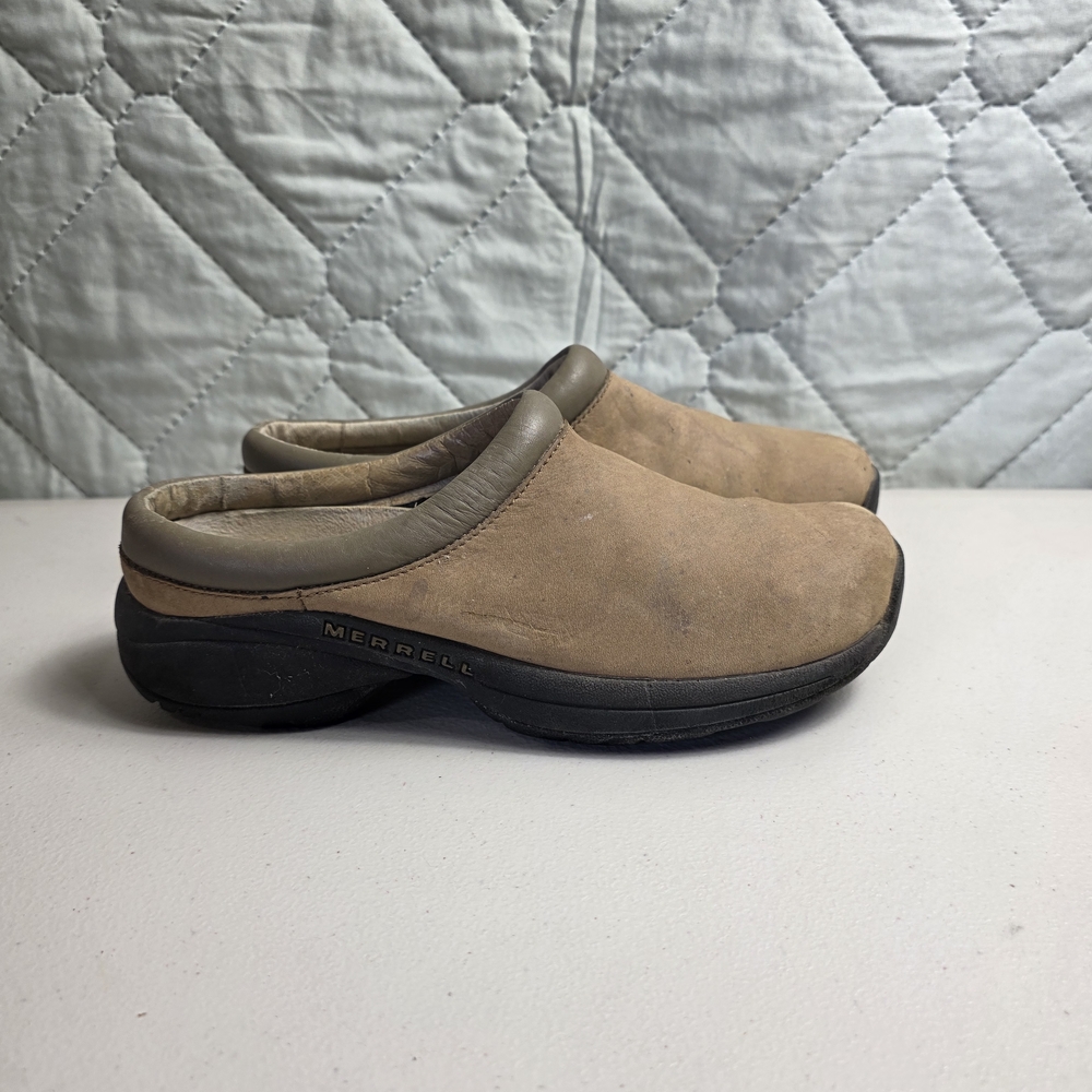 Merrell Tan Suede Slip-On Clog with Black Outsole Sz 7